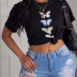 🦋Brand NEW Womens T-Shirt! Suuuper Cute Butterflies. 🦋Not a Cropped Tee.